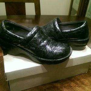 Textured Comfy shoes