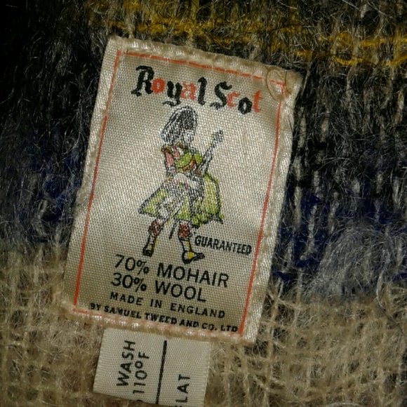 VINTAGE ROYAL SCOT LABELED FASHION SCARF - Picture 3 of 4