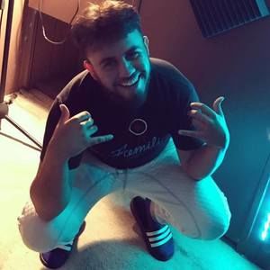 Meet your Posher, Omar