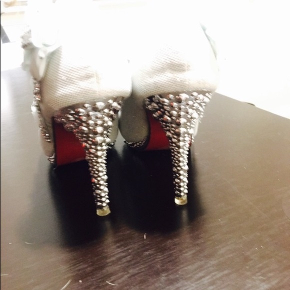 Brand new never worn formal heels - Picture 2 of 4