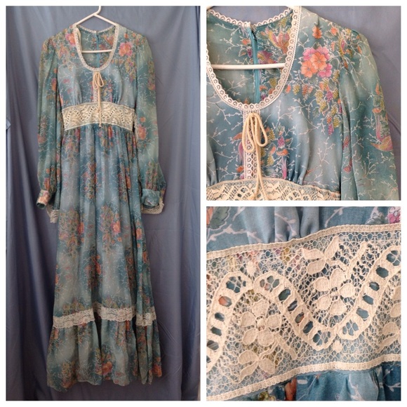 Vintage Dresses & Skirts - Stunning 1970s boho hippy angel sleeve dress