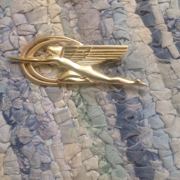 Jewelry - Vintage Gold Tone Art Deco Pin Brooch