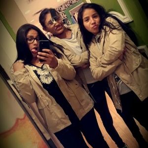 Meet your Posher, Abigail