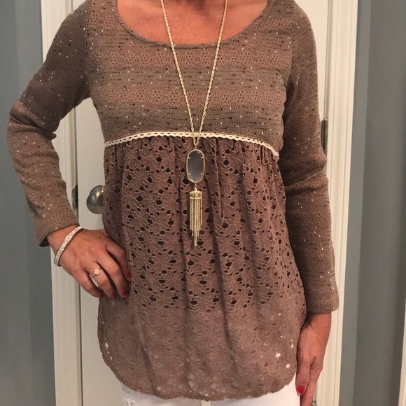 NWT elegant top - Picture 2 of 6