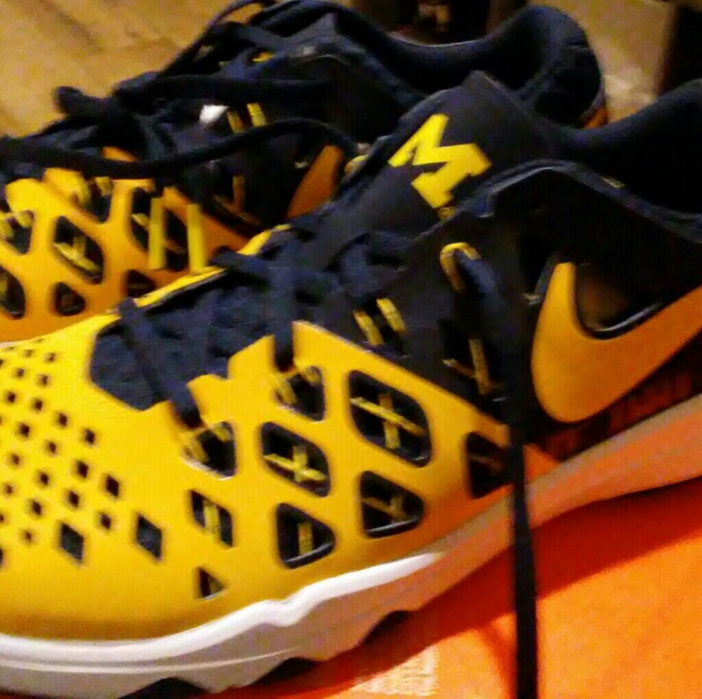 Men's sneakers