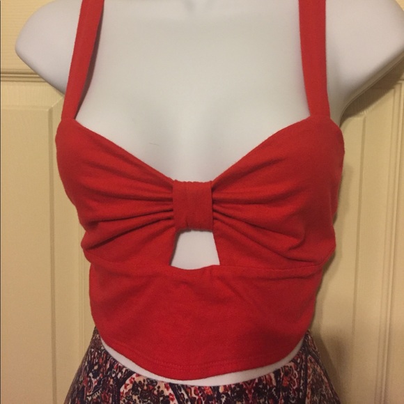 Bardot style cutout crop top - Picture 2 of 3