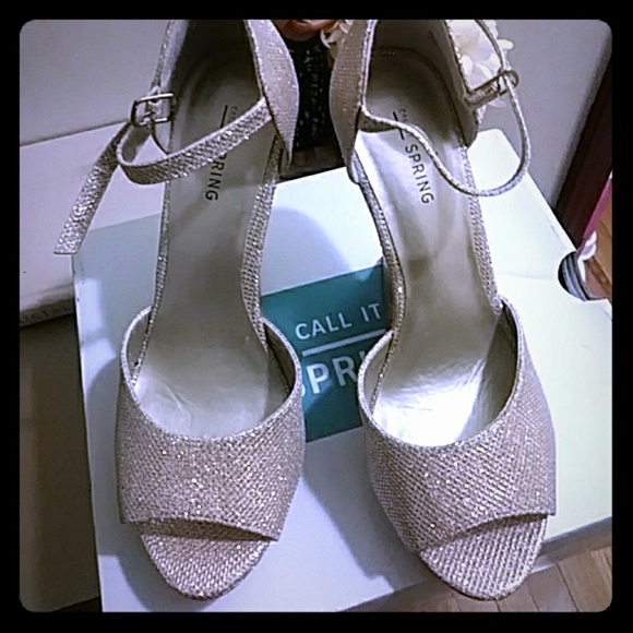 Call it spring heels - Picture 1 of 6