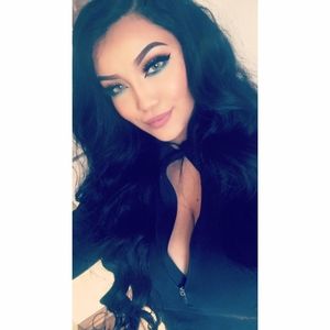 Meet your Posher, Adrianna