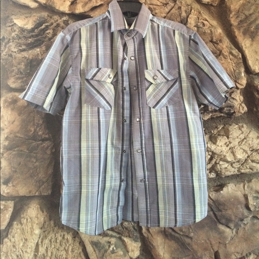 Boys short sleeved Airwalk button up plaid shirt