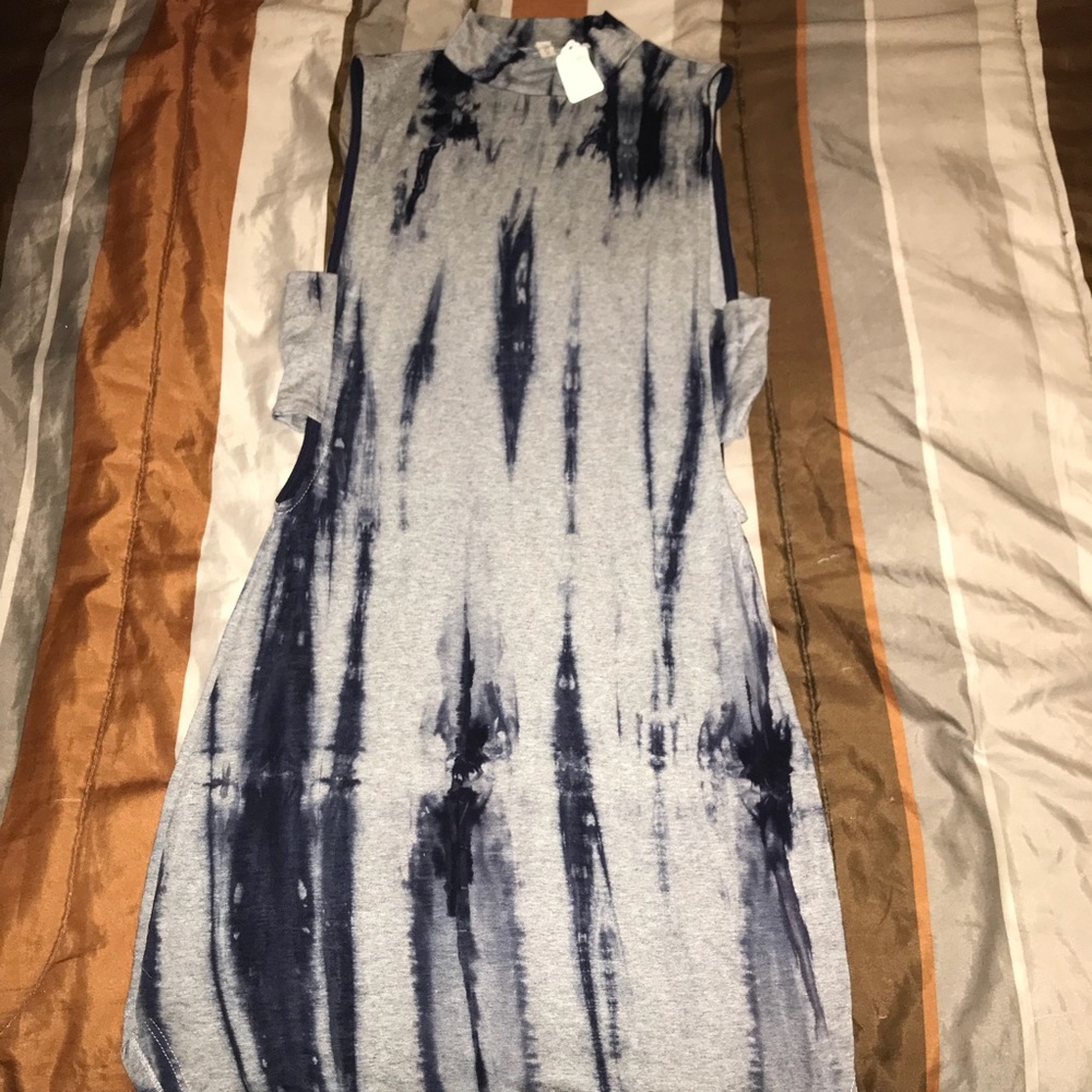 BRAND NEW FASHION NOVA CUT OUT STRETCH DRESS