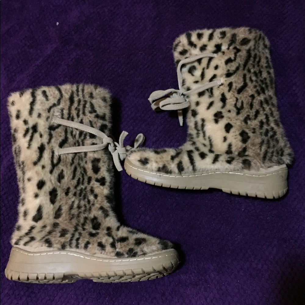 Faux fur boots