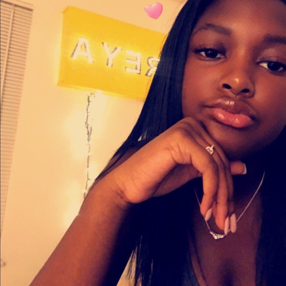 Meet your Posher, Reya - Picture 1 of 1