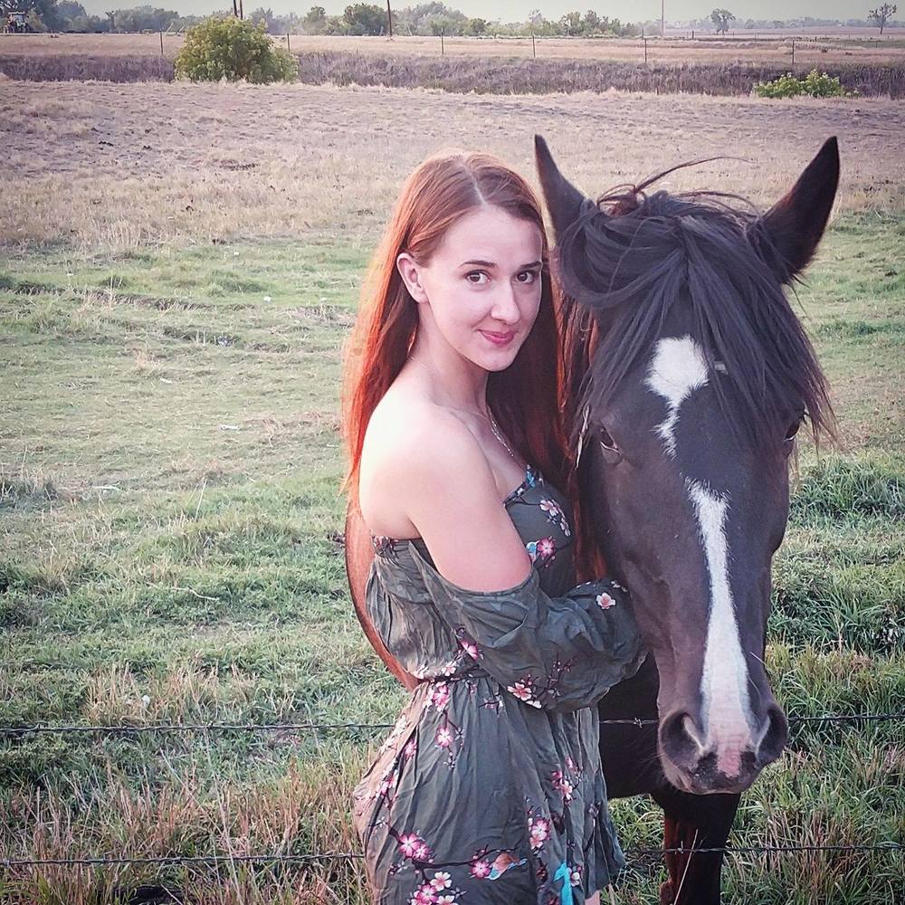 Meet your Posher, Alyssa