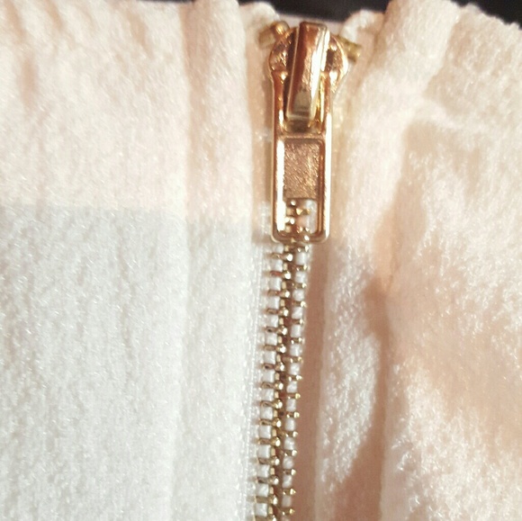 Forever 21 flounce open should top - Picture 8 of 8