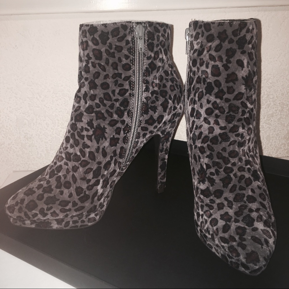 Cheetah boot heels 👠 - Picture 4 of 6