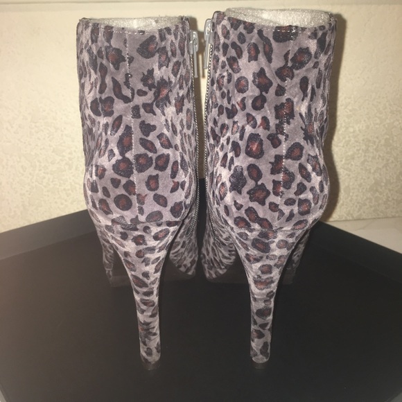 Cheetah boot heels ๐ - Picture 3 of 6