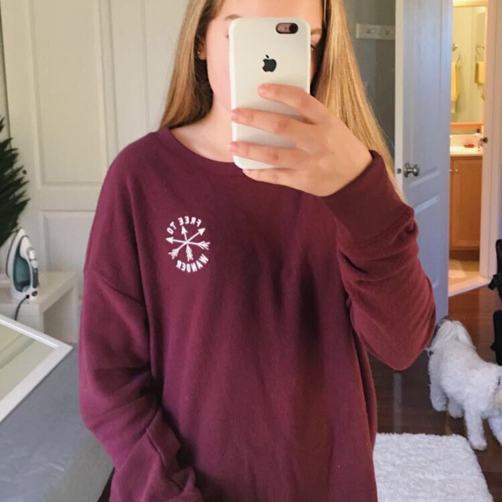 AMERICAN EAGLE SWEATER