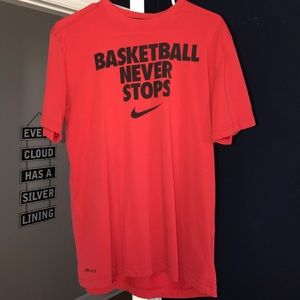 Men's Nike Basketball shirt (Medium)
