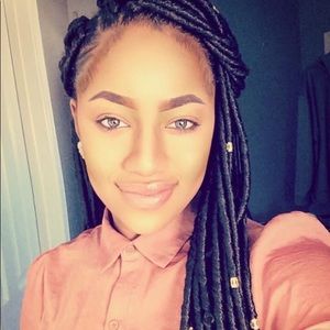 Meet your Posher, Janay