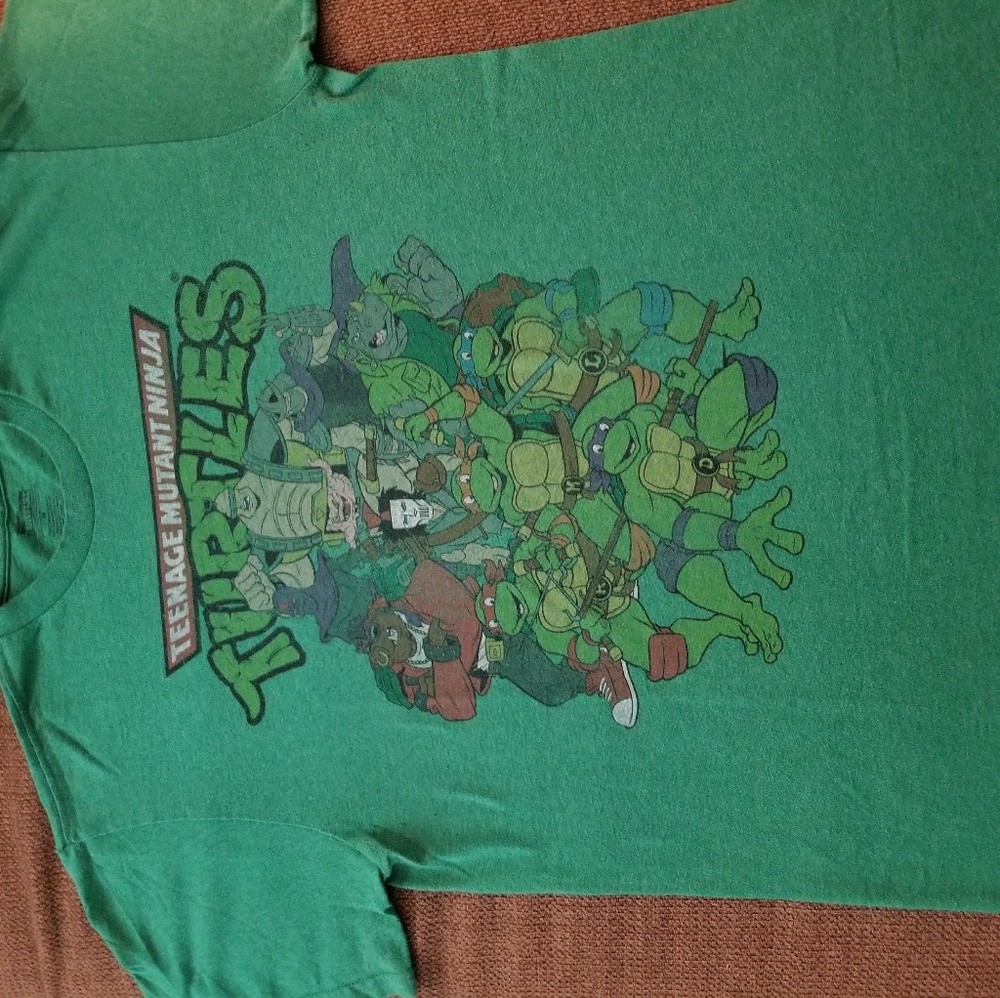 Men's graphic tee