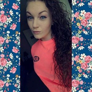 Meet your Posher, Holly