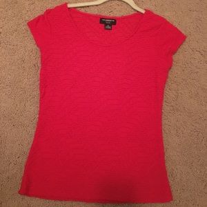 Red textured tee