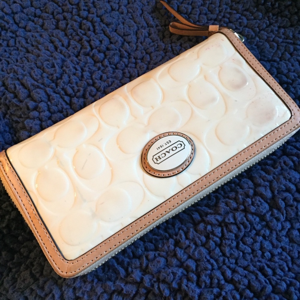 coach long wallet