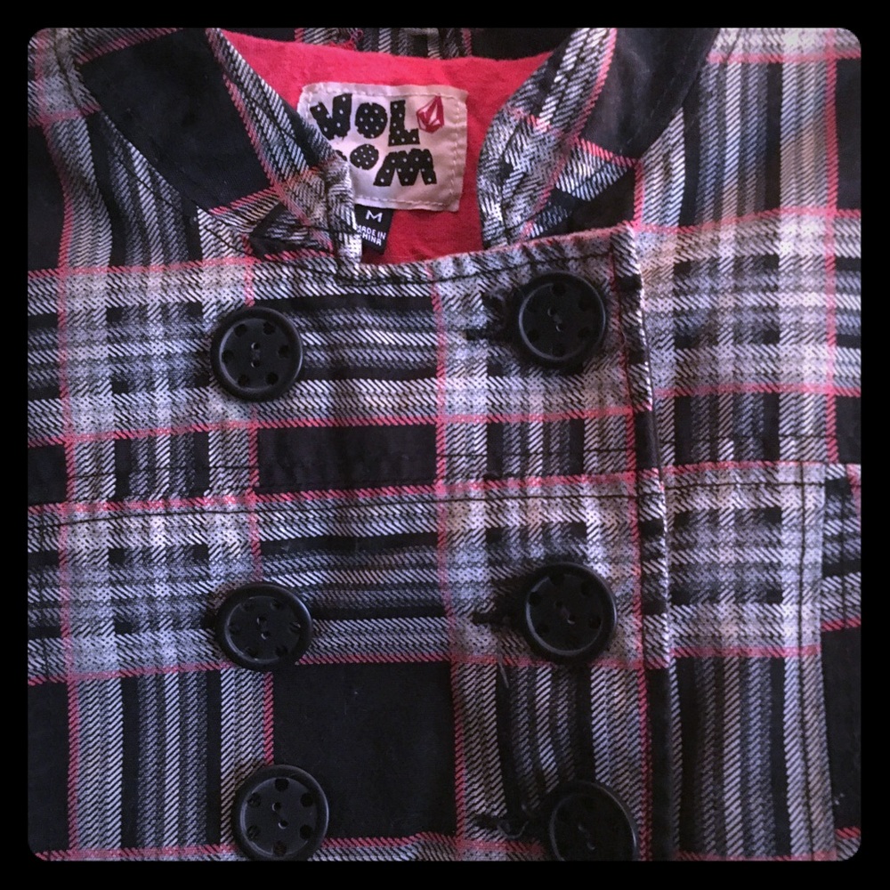 Super cute Volcom cropped plaid jacket