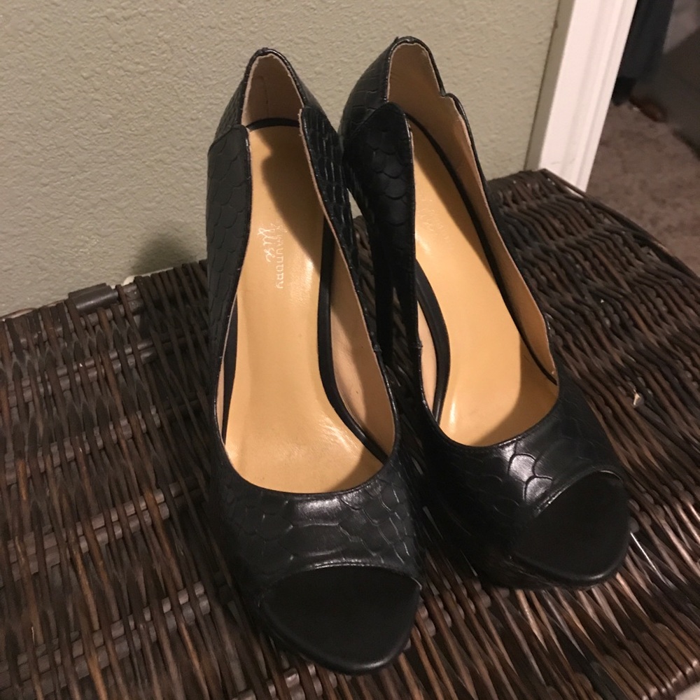 Chines laundry black peep toe