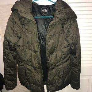 Warm North Face 550 coat with convertible hood