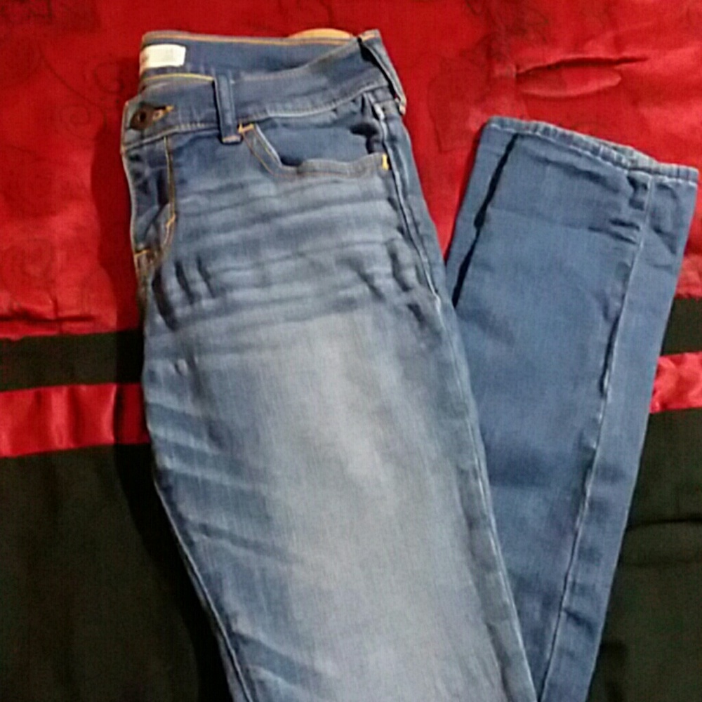 Girl's skinny jeans
