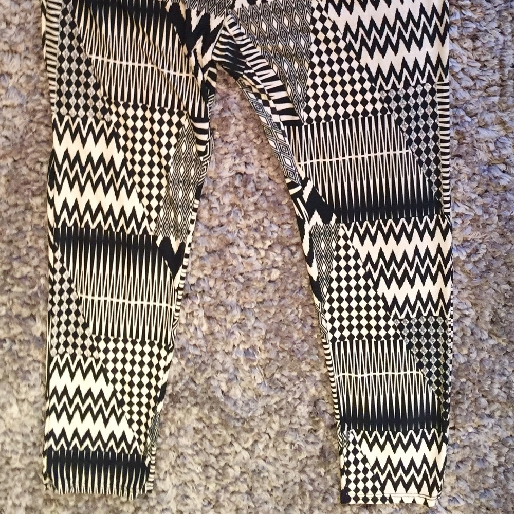 Patterned jumpsuit - Picture 2 of 3