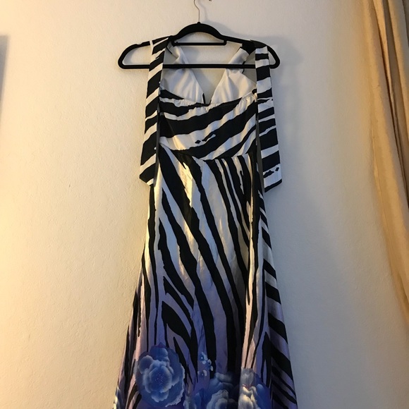 NWT- DONNA BELLA ZEBRA FLORAL DRESS - Picture 3 of 4