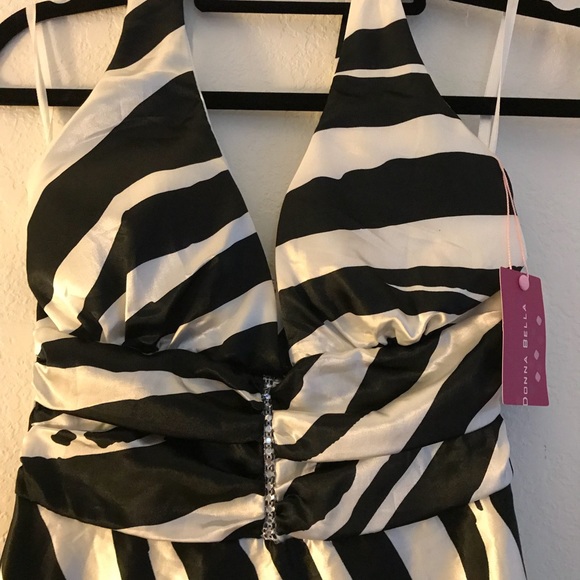 NWT- DONNA BELLA ZEBRA FLORAL DRESS - Picture 4 of 4