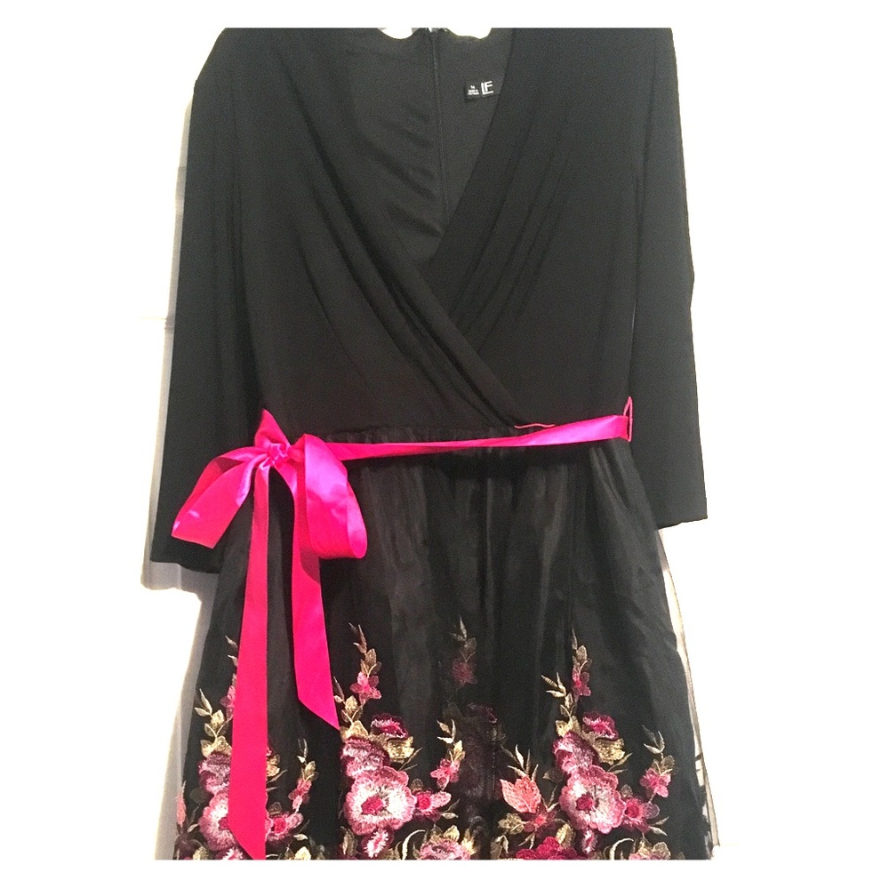 Leslie Fay dress only wore once