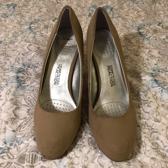 Kenneth Cole Reaction Tan Faux Suede High Heels - Picture 2 of 6
