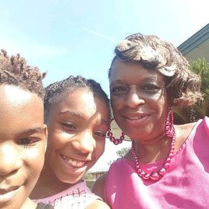 Meet your Posher, Deborah