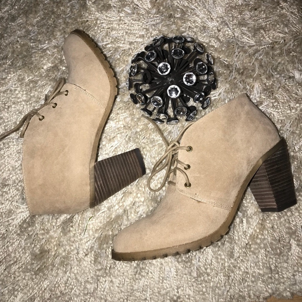 🚨Sale🚨‼️‼️Tan Booties