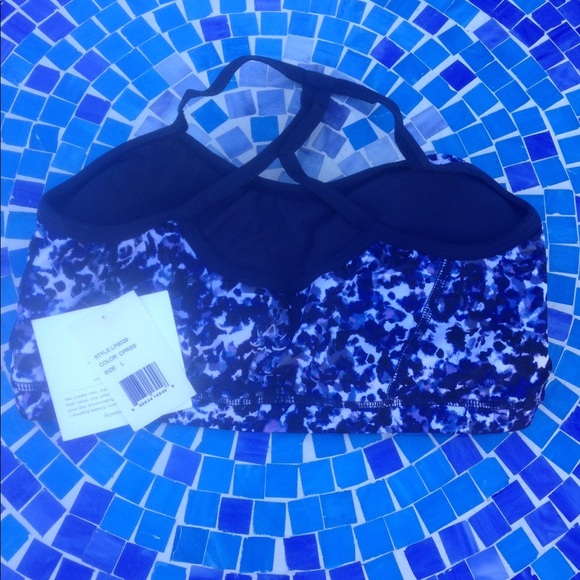 SOLD!  NEW!  Beyond Yoga Lux keyhole sports bra - Picture 3 of 5
