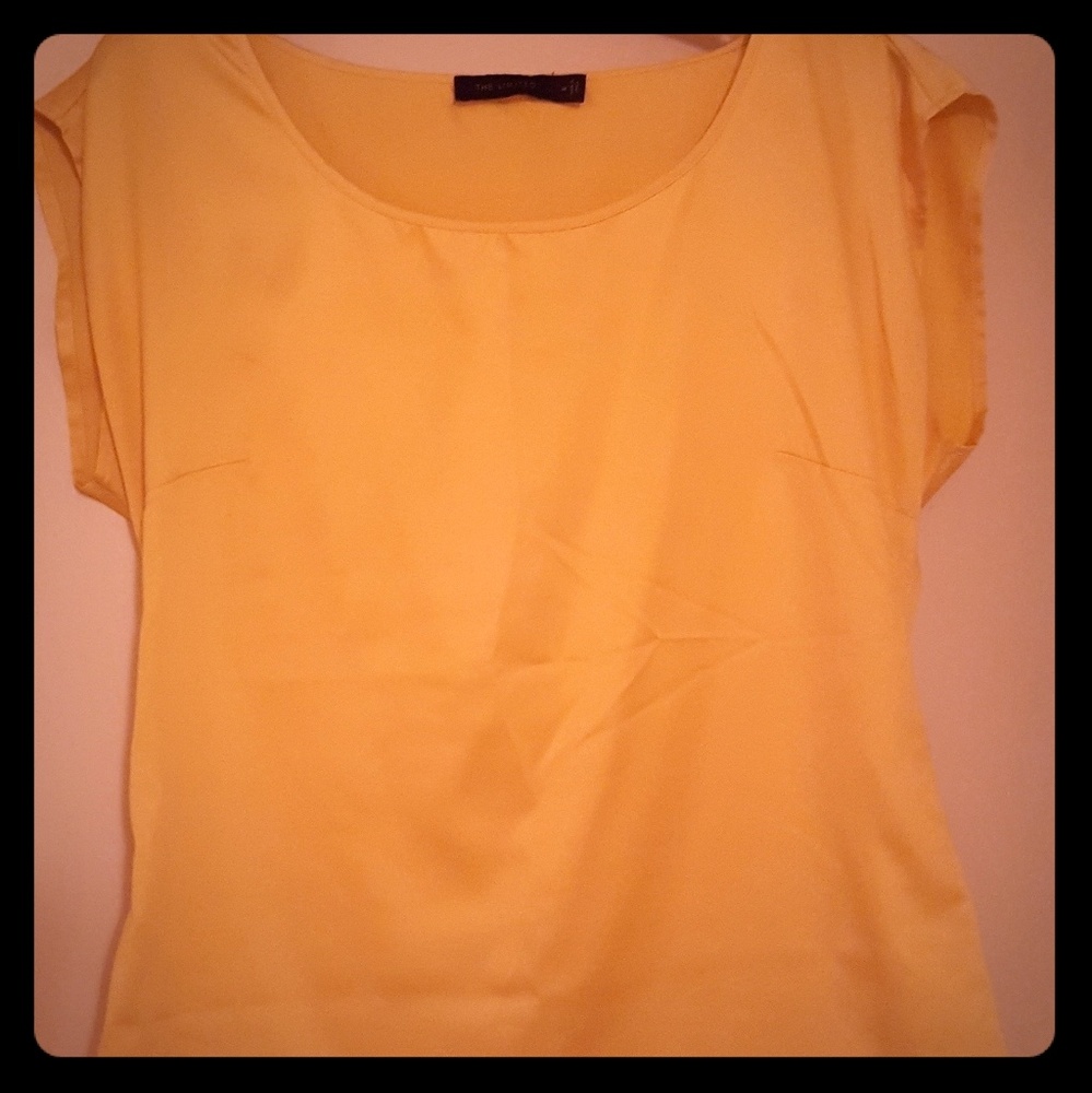 Silky mustard yellow top