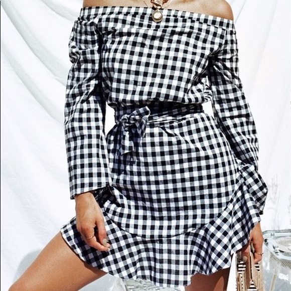 Gingham off the shoulder dress - Picture 2 of 5