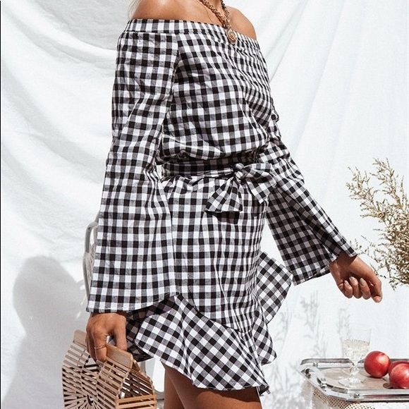 Gingham off the shoulder dress - Picture 3 of 5