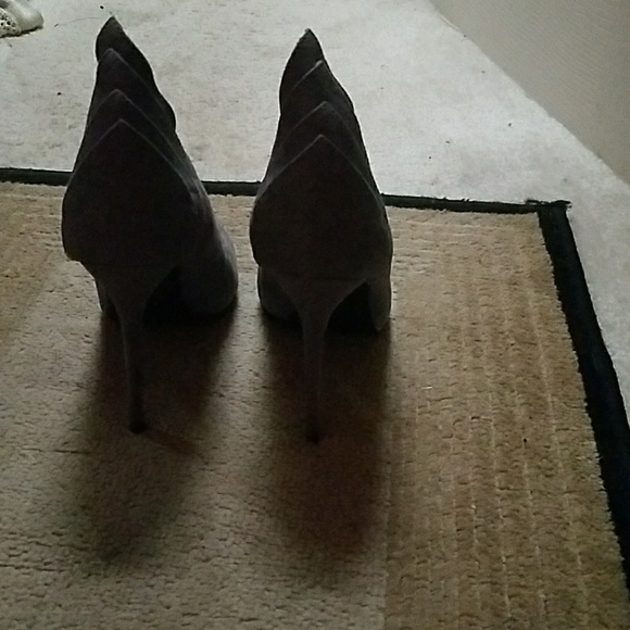 Heels - Picture 3 of 3