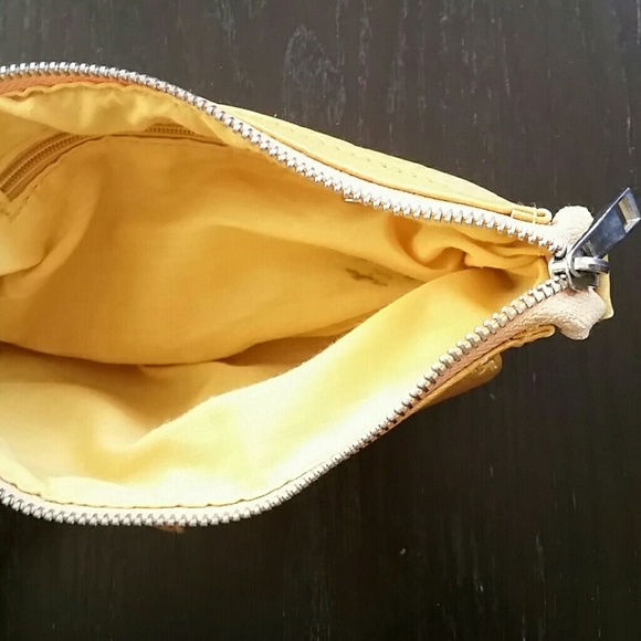 Mustard Clutch - Picture 3 of 5