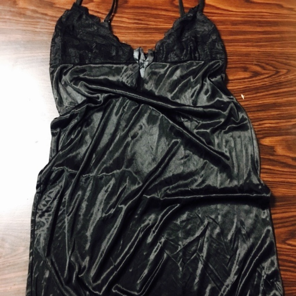 🖤Silk black nightgown with matching thong🖤