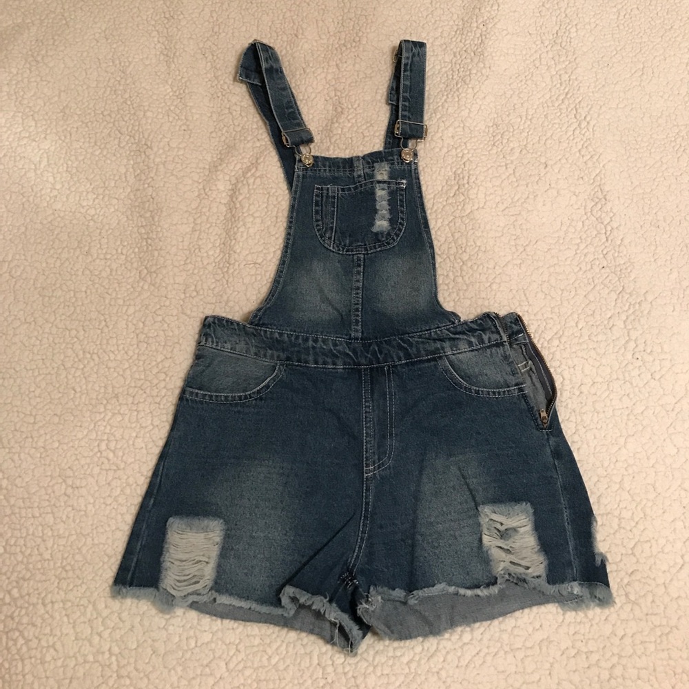 Overall shorts