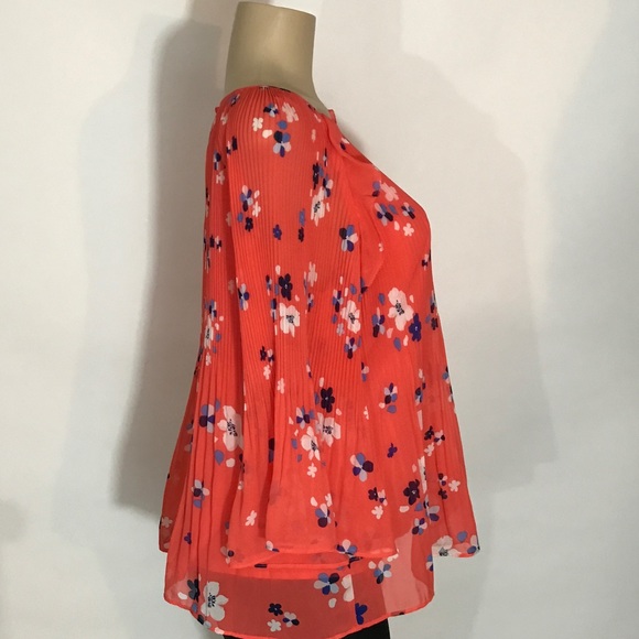 a.n.a - Picture 2 of 6