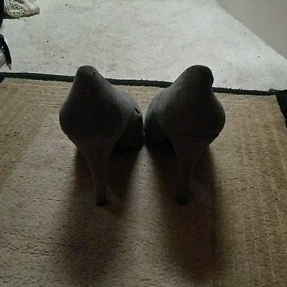 Heels - Picture 3 of 3