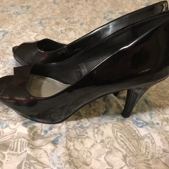 Fergalicious Shiny Black Peep Toe High Heels - Picture 3 of 7