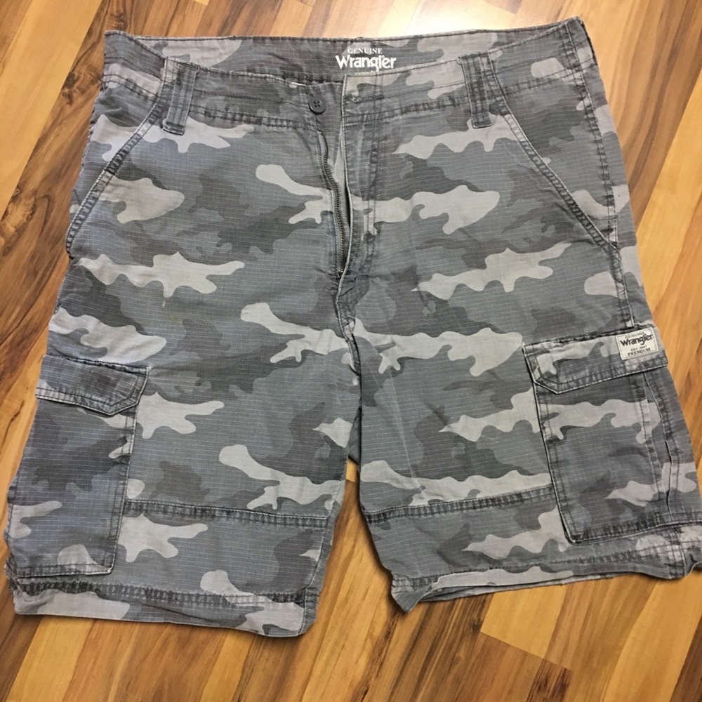 Wrangler Men’s camo cargo shorts